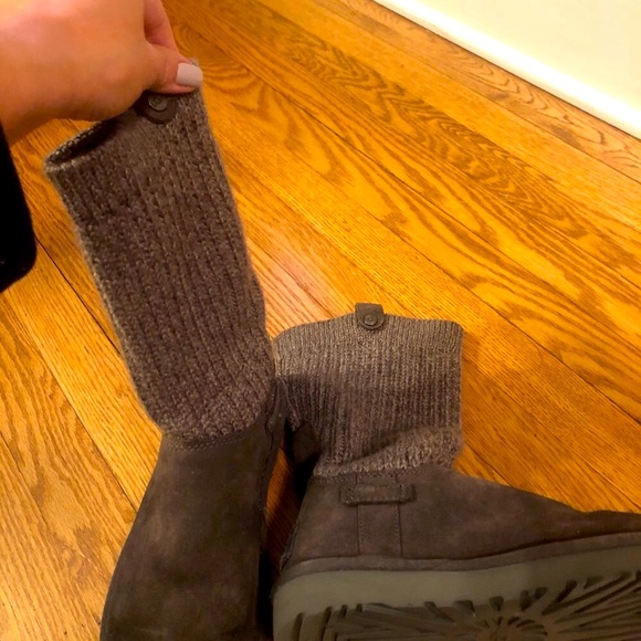 Gray UGG sweater boots - Picture 6 of 6